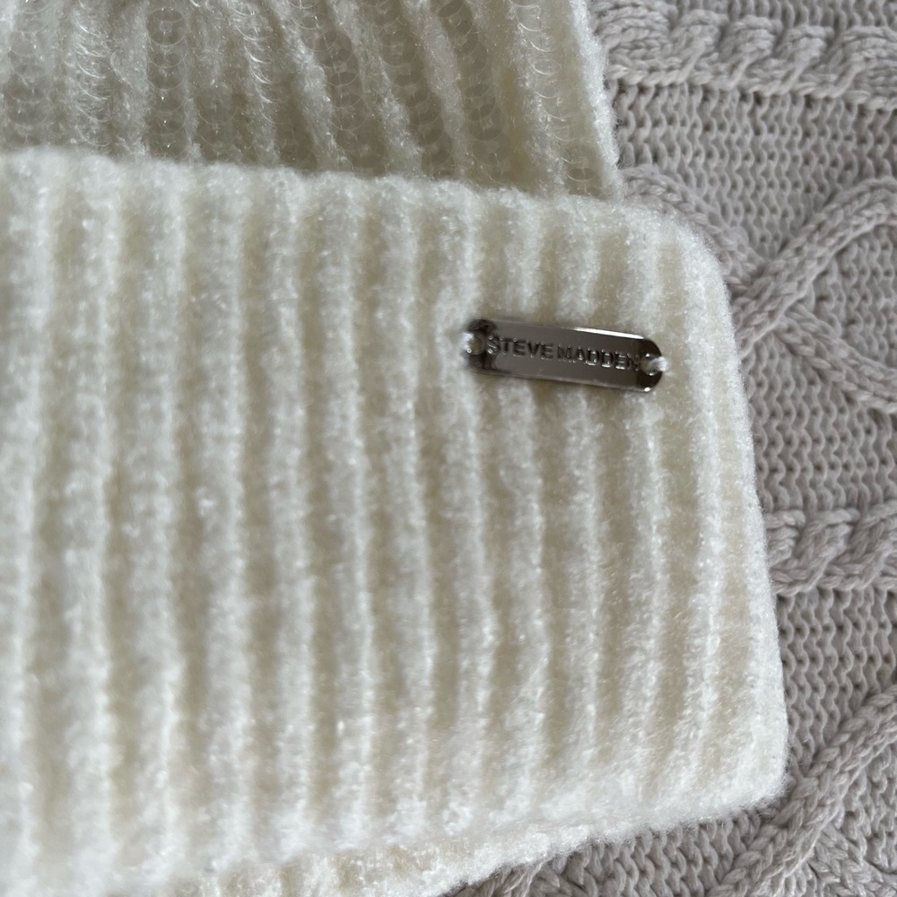 NWT Steve Madden Acrylic Ivory Sequin Beanie - Picture 6 of 8